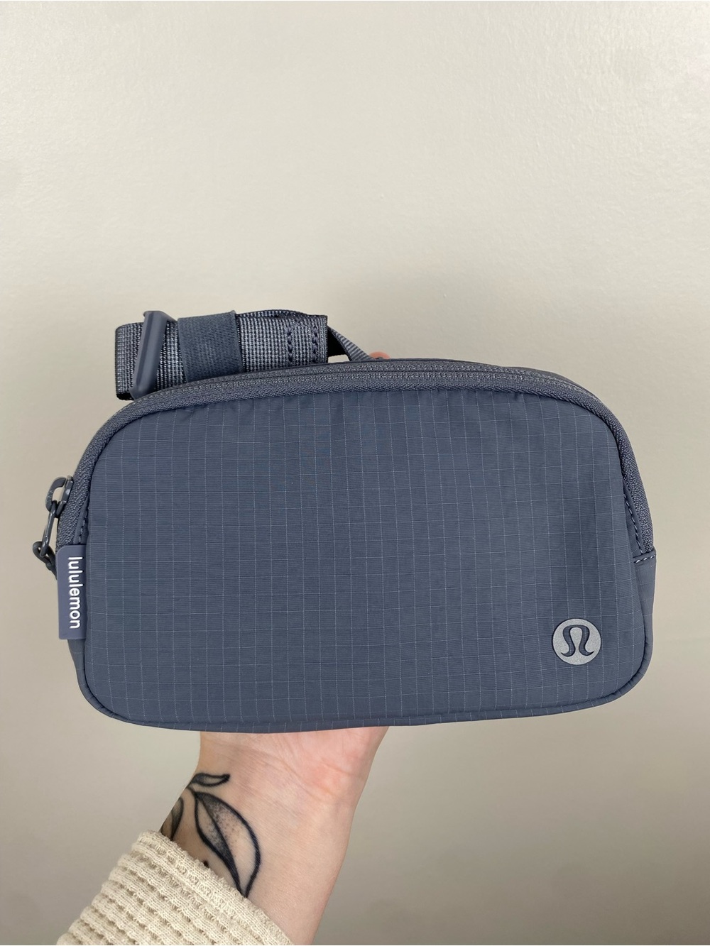 NWT Lululemon Everywhere Belt Bag Mini Solar Grey